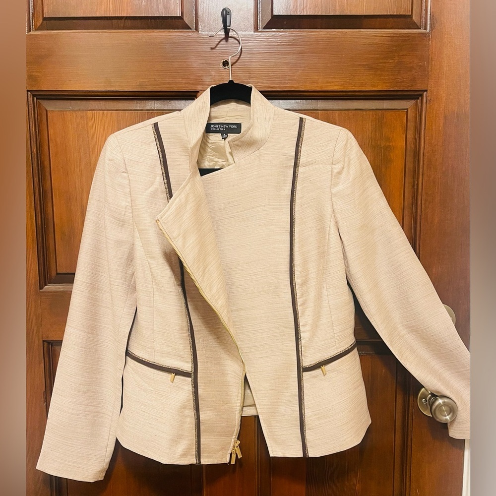 Jones New York Tan Blazer, Gold Detail, 8 - Picture 4 of 8